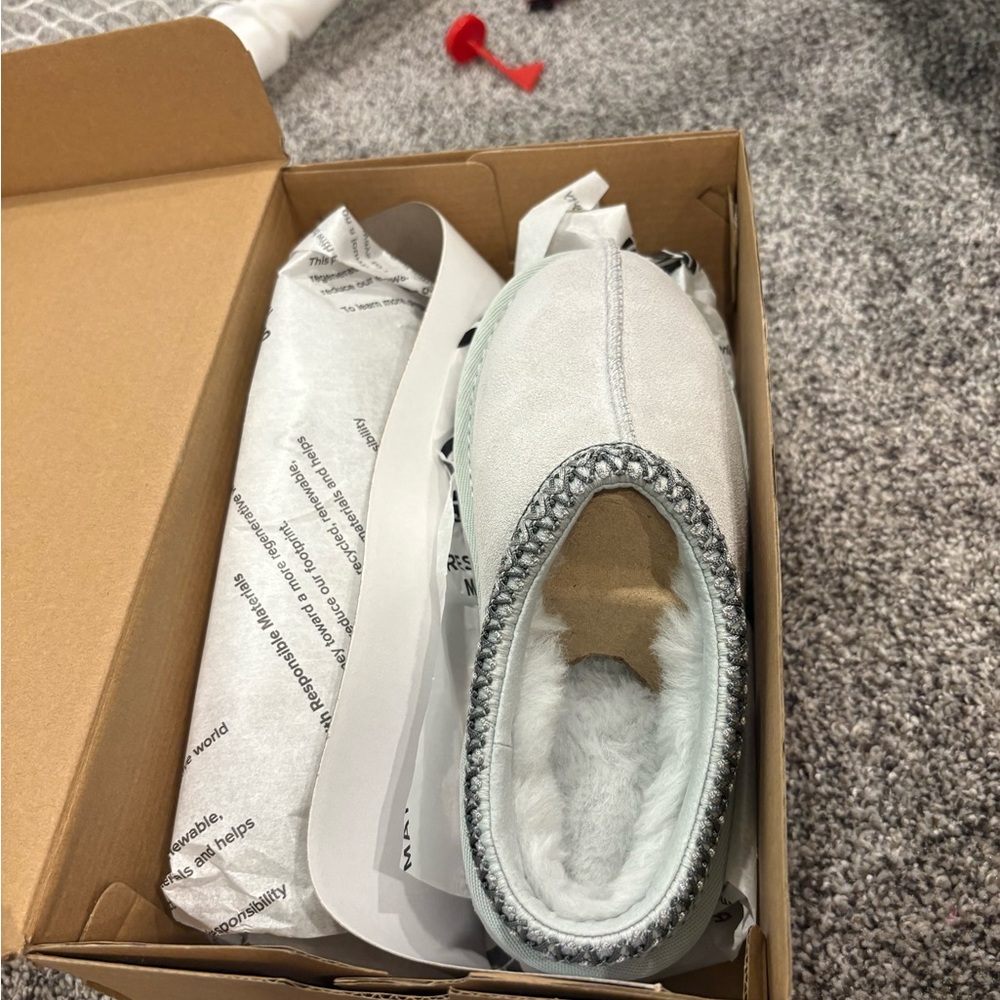 Kids Cozy Slip-On Fuzzy Lined Shoe - Light Gray
